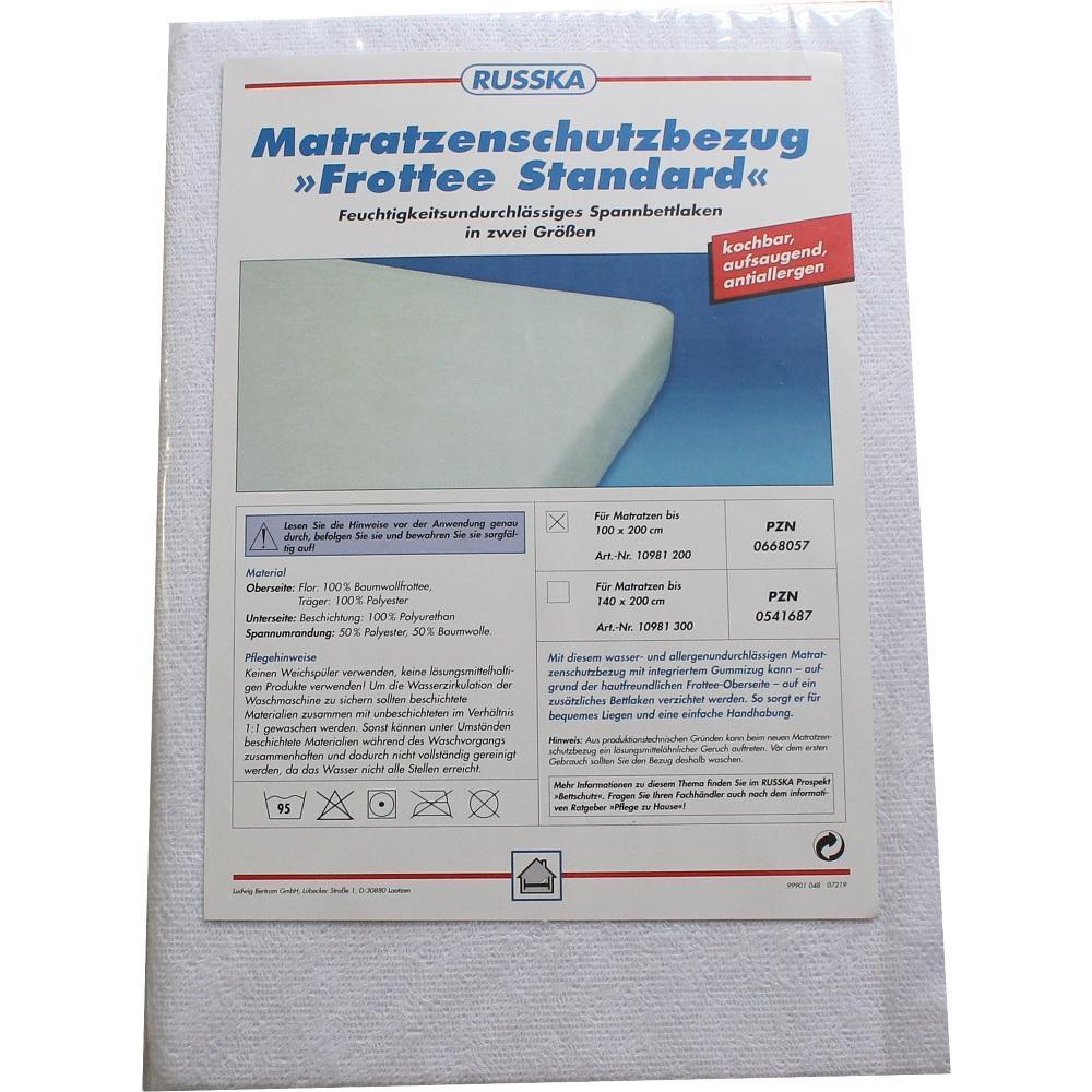 Verpackung eines wasserdichten Matratzenschutzbezugs aus Frottee in zwei Größen.