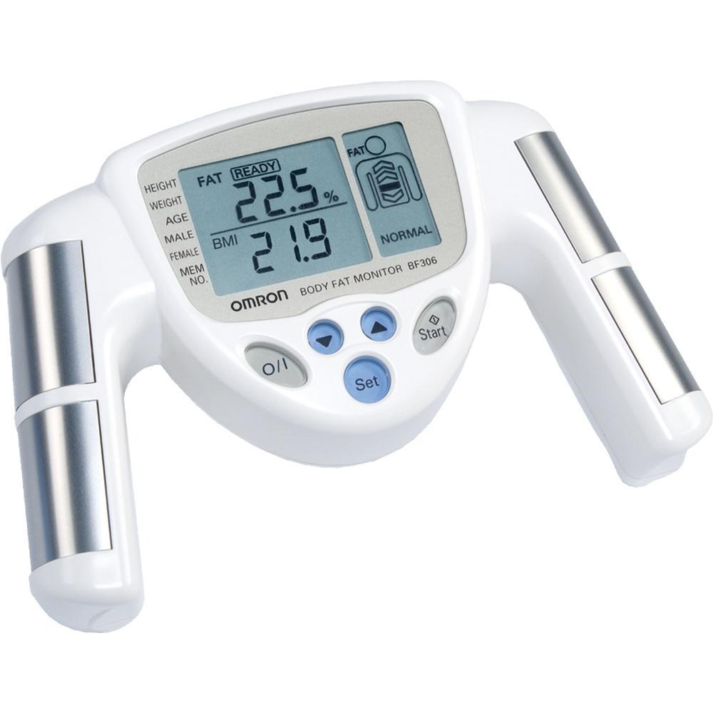 Ein Körperfettmesser mit digitaler Anzeige für Fettanteil und BMI.