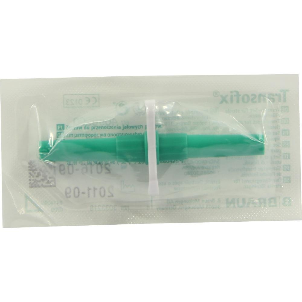 Ein grüner Kanülenadapter in steriler Verpackung.