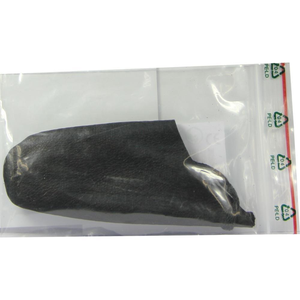 Ein schwarzes Stück Leder in einem durchsichtigen Plastikbeutel.