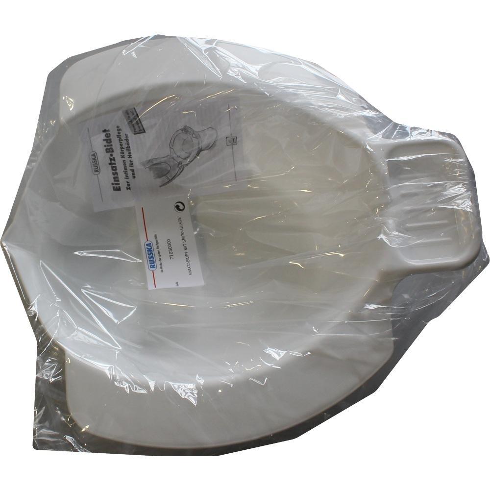 Ein weißer Toilettenaufsatz ist in Plastik verpackt.