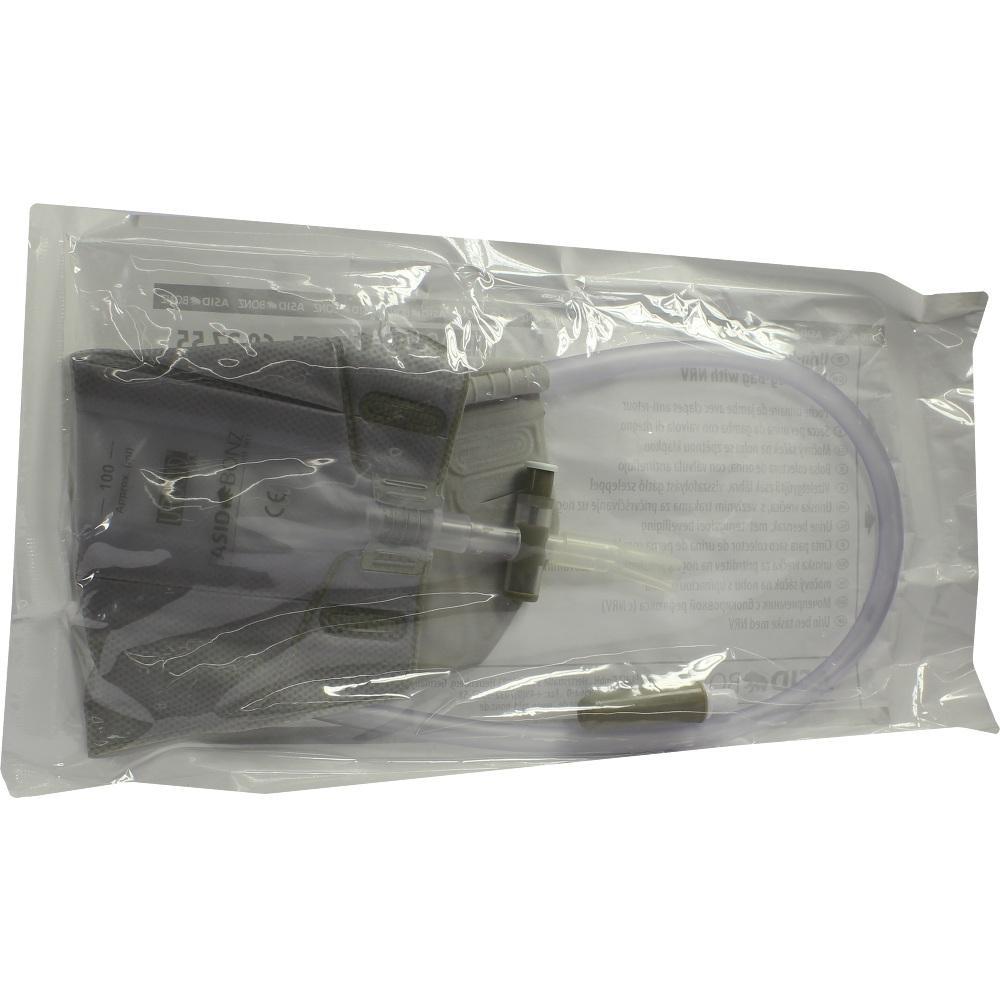 Ein verpacktes medizinisches Set mit Schlauch in Plastikfolie.