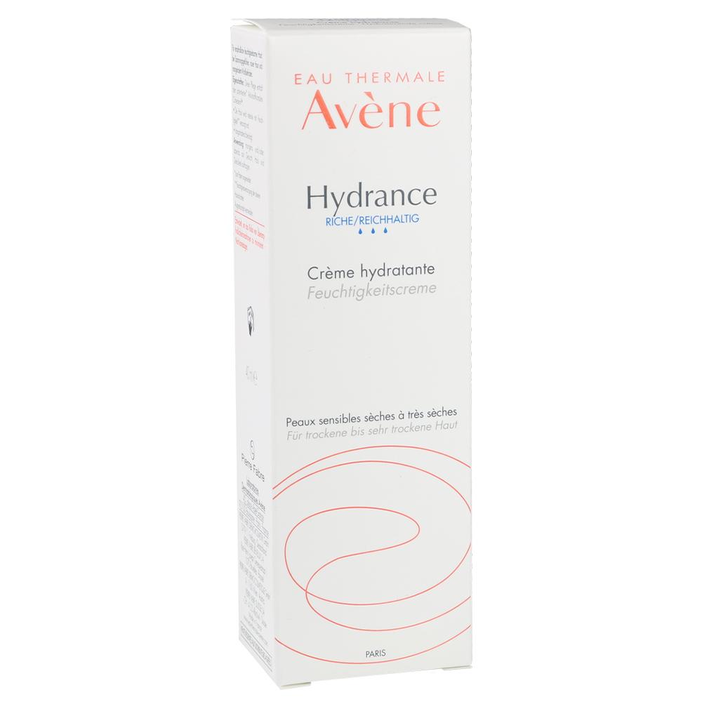 Eine weiße Verpackung mit rotem und grauem Text für eine Feuchtigkeitscreme.