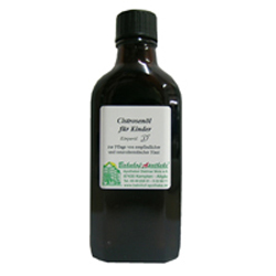 Braune Flasche mit Etikett, das "Citronen&ouml;l f&uuml;r Kinder" zeigt.